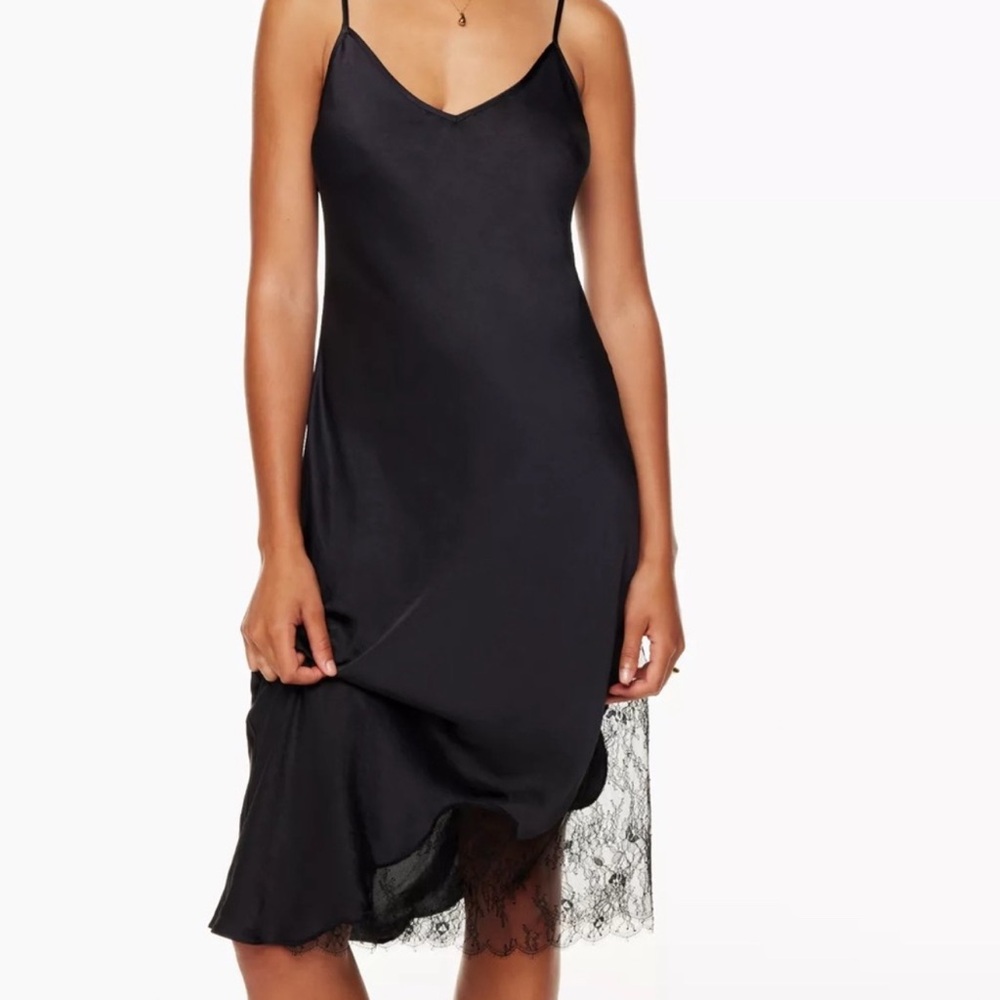 Aritzia Wilfred sonnet slip dress in black lace